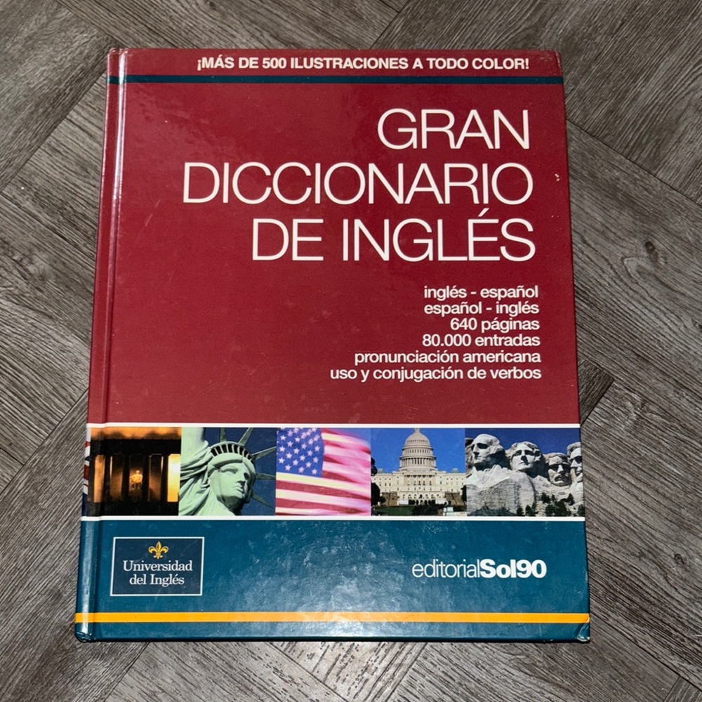 Gran Diccionario de Inglés Hardcover Book